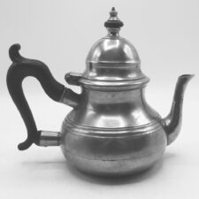 Queen Anne Teapot by Richard Yates